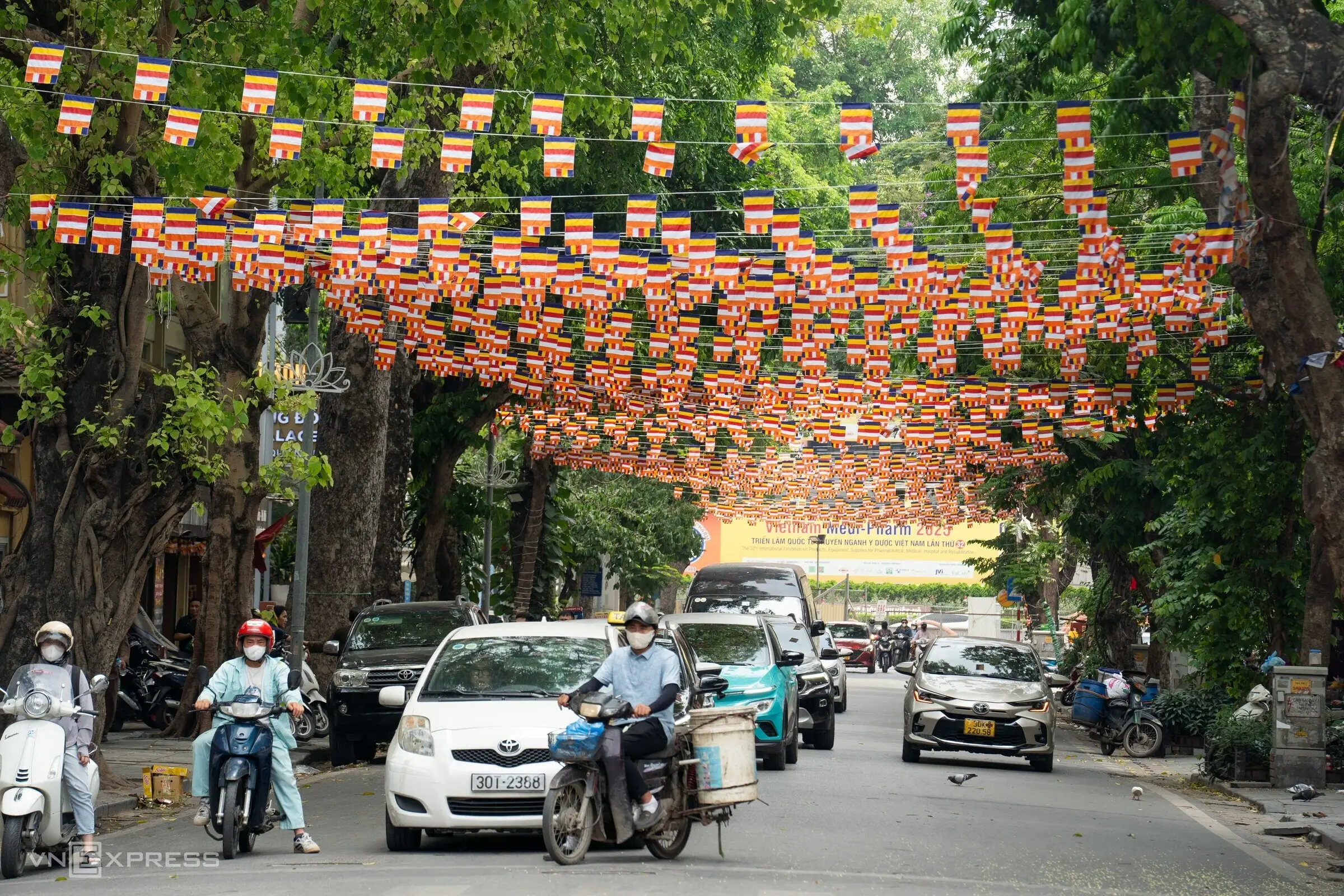 Hà Nội rước xá lợi Đức Phật – Hành trình linh thiêng và văn hóa